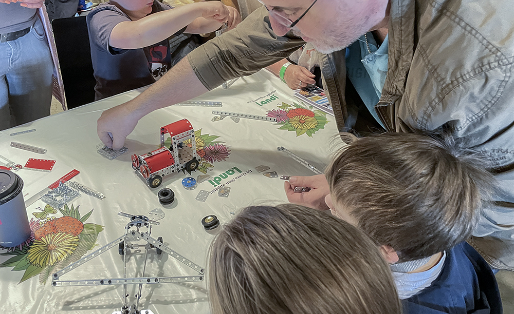 STOKYS Schraubtisch im EBIANUM am 25. April