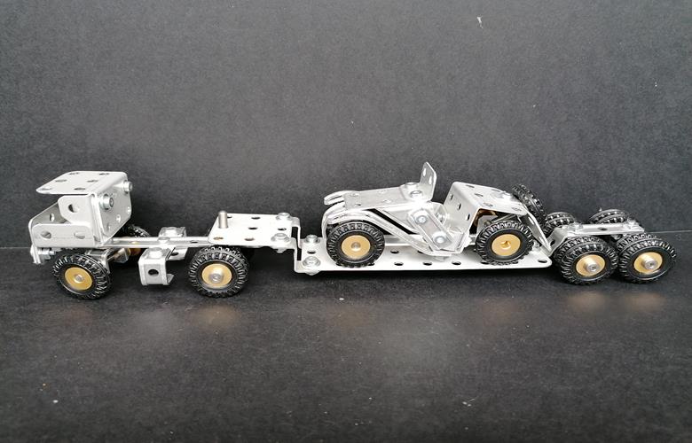 Zugwagen mit Aufleger (MM05)